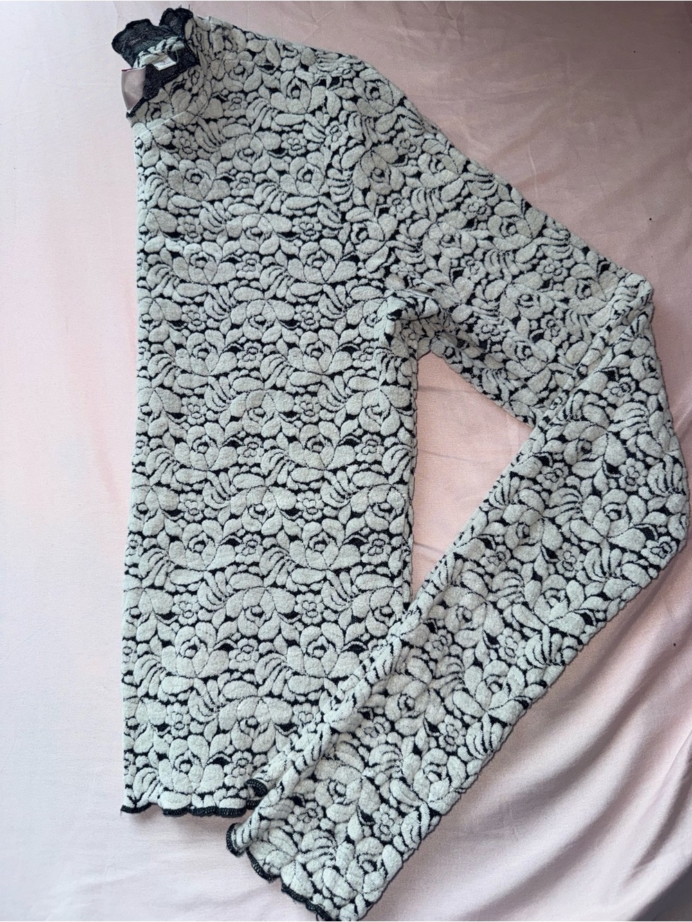 Floral Lace-Overlay Long Sleeve- White/Black